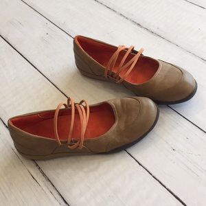 Orthaheel Mary Janes size 9